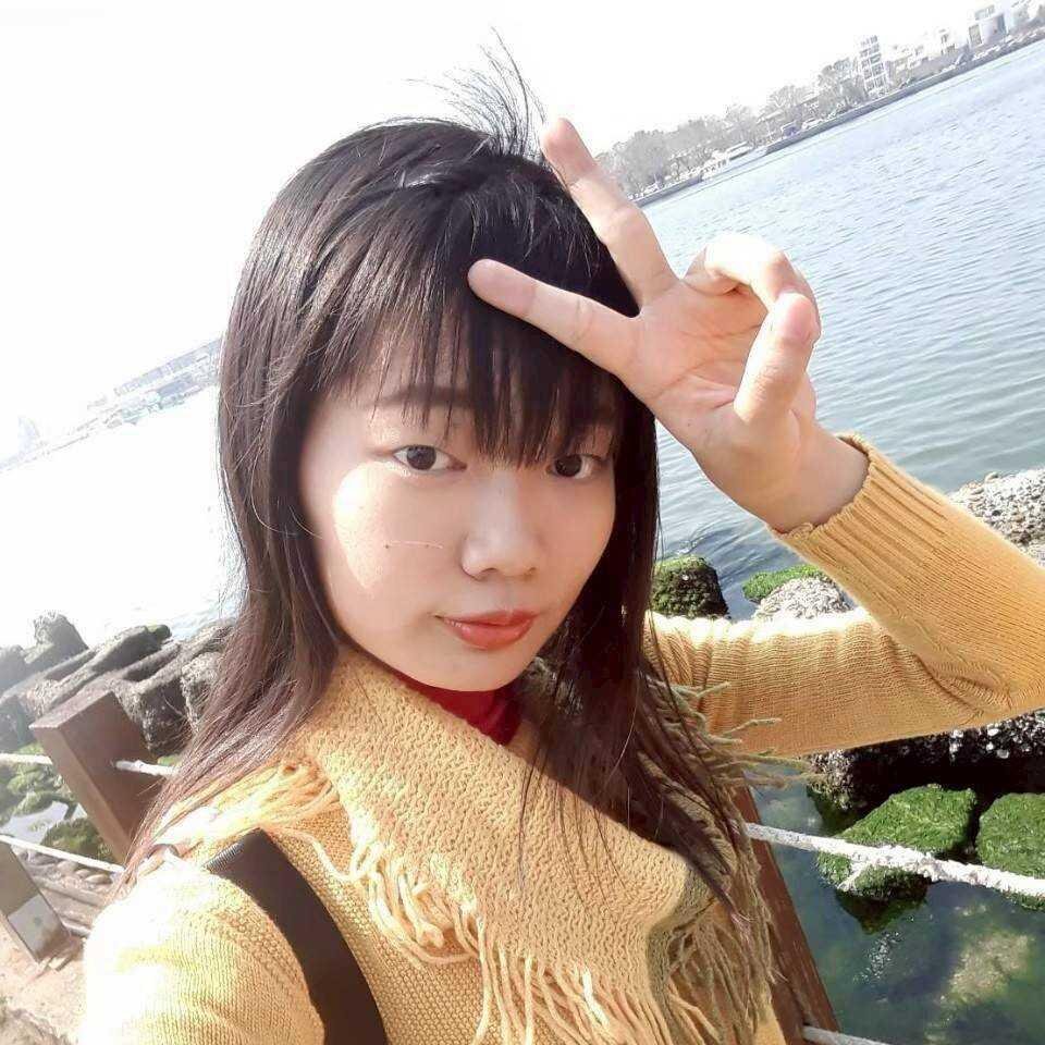 靖宜許的大頭照